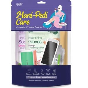 NWT Girl Spa Mani Pedi Care Complete DIY Pampering Essentials Home Care Kit
